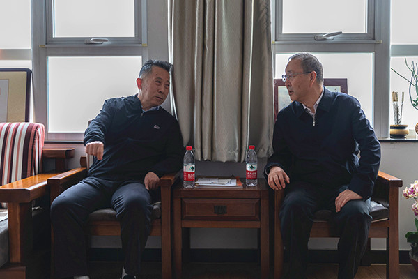 20201020_陈书记看望院士_孟禹豪摄 (5).jpg