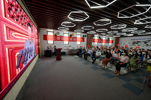 ecf28650505e4f3384ee672ea51f3df0.jpg ecf28650505e4f3384ee672ea51f3df0.jpg