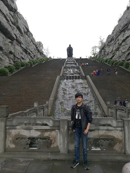 石油工程学院+吴浩+生活照.jpg