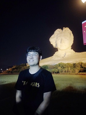 石油工程学院+李红达+生活照.JPG